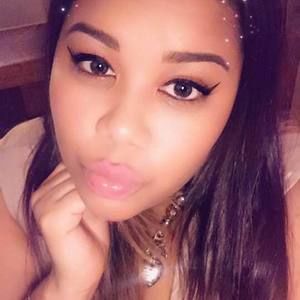 Meet your Posher, Mayelin